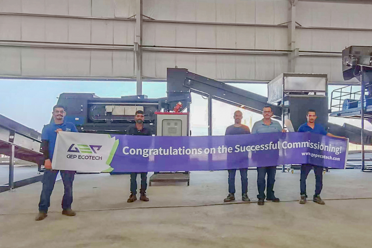 工业废料撕碎机现场